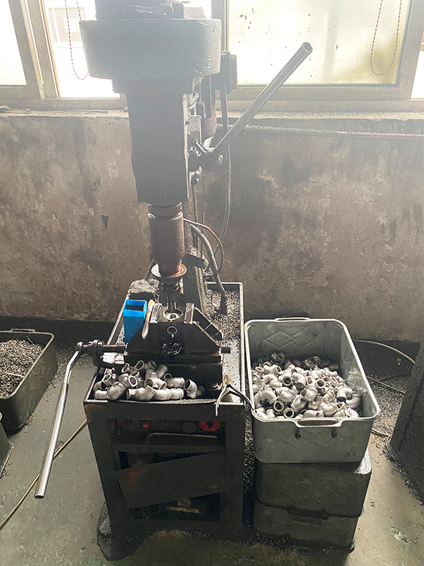 Tapping machine